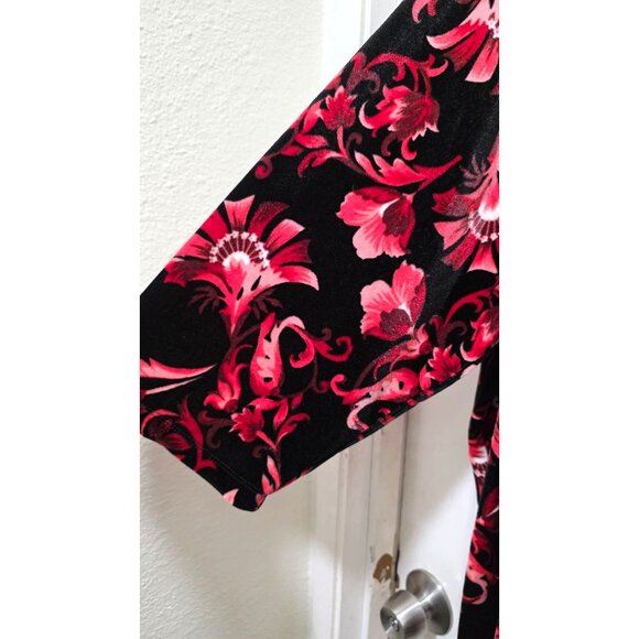 Catherines Plus Size 4X 30/32W Black & Red Floral Velvet Stretch Tunic Top V-Nec - Picture 4 of 7
